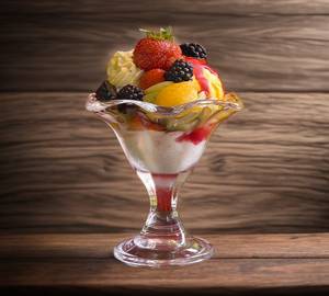 Fruit salad sundae