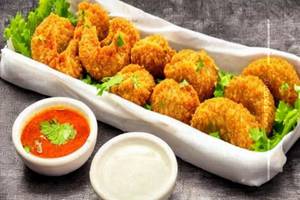 Paneer Kurkure Momos (Fried)