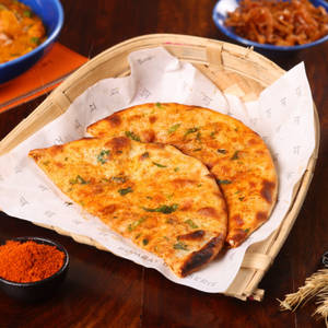 Amritsari Aloo Kulcha