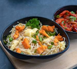 Chicken noodles with dragon chicken