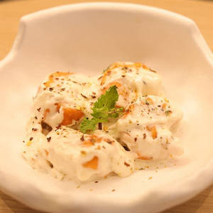 White Sauce Smoky Darjeeling Gravy Momos