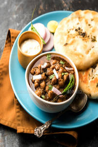 Chole Kulcha