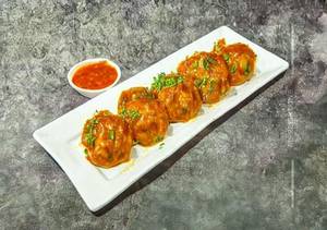 Chicken Manchurian Momos