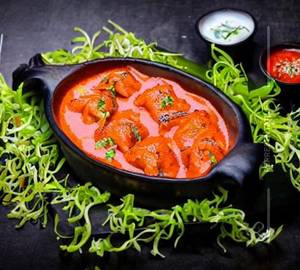 Paneer Tandoori Gravy Momos