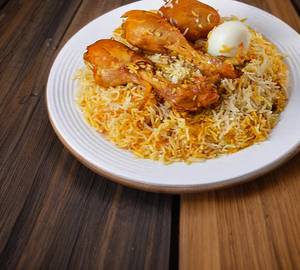 Chicken biryani with eggs