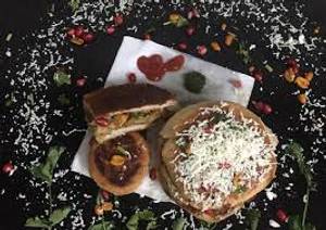 Gujrati Cheese Dabeli