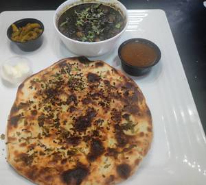 Amritsari Paneer Kulcha And Choley