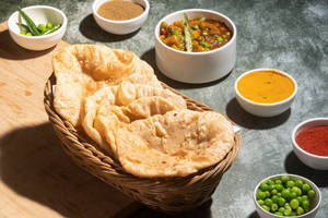 Poori Subzi 4pcs