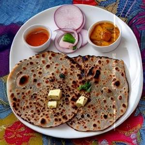 Paneer Pyaz Paratha