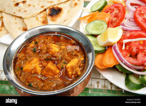 Paneer Naan Serve With Gravy