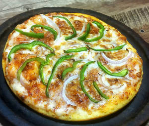 Capsicum And Onion Pizza [Regular]