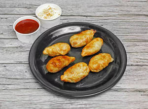 Veg Fried Momos [8 Pieces]