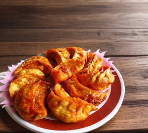 Fried chicken momos  [6 pieces]
