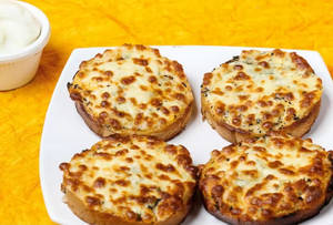 Extreme Veggies Garlic Bread