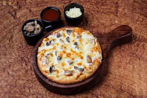 Onion Mushroom Capsicum Pizza