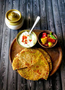 4 pcs butter paratha with sabji