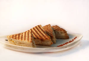 Veg Pepper Delight Sandwich
