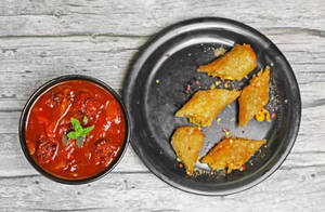 Manchurian Gravy With Spring Roll