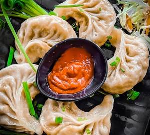 Fried chicken peri peri momos [6 pieces]