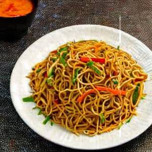 Schezwan Mix non veg noodles