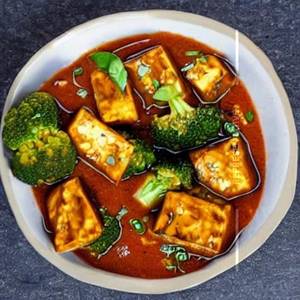 Veg Mushroom Tofu Broccoli in Choice of Sauce