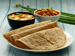 4 pcs plain roti with sabji