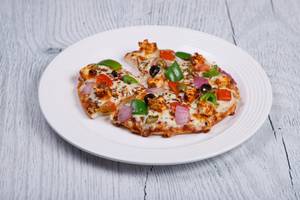 Tandoori paneer pizza