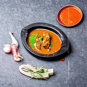 Chicken in Chilly Garlic Sauce