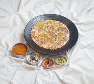 Vegetable uttapam       