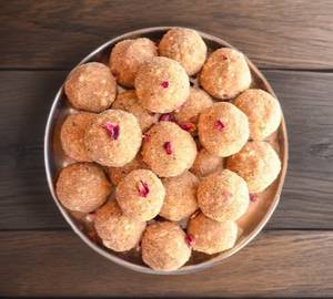 Gond Laddu