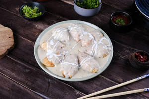 Italian Cheese Sauce Paneer Momo