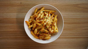 Fries With Cheesy Garlic Sauce