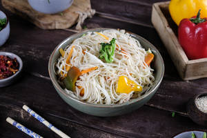 Veg Hakka Noodles