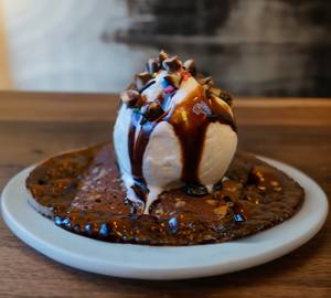 Hot Brownie With Ice-Cream [1 Pc]