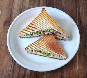 Veg Sandwich ( white Bread)
