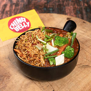 Chilli Garlic Noodles with Exotic Veg in Hot Garlic Sauce Bowl