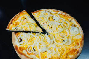 Onion pizza