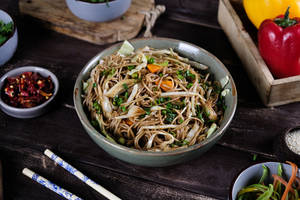 Veg Noodles (chowmein)