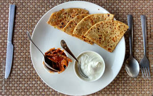 Aloo paratha [2 pieces] with curd and pickle [lunch]