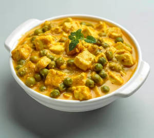 Butter Naan With Matar Paneer