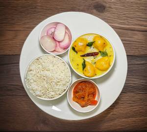 Kadi pakoda with Rice