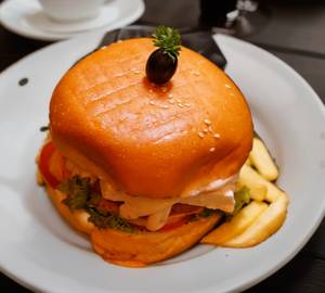 Chicken Burger + Fries(M) + Campa Soft Drink
