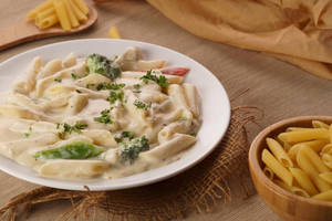 White Sauce Veg Pasta