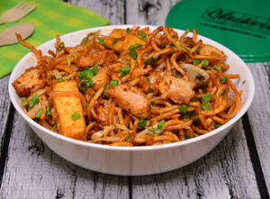 Crispy Singapore Chicken Noodles