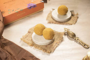 Plain Besan Laddu