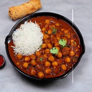 Chole Batoora