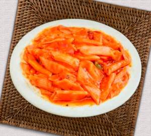 Red sauce pasta