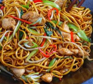 Chicken chilli garlic noodles