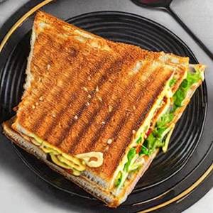Toast Tomato Omelette Sandwich