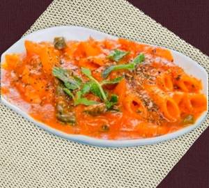 Cheesy red sauce pasta